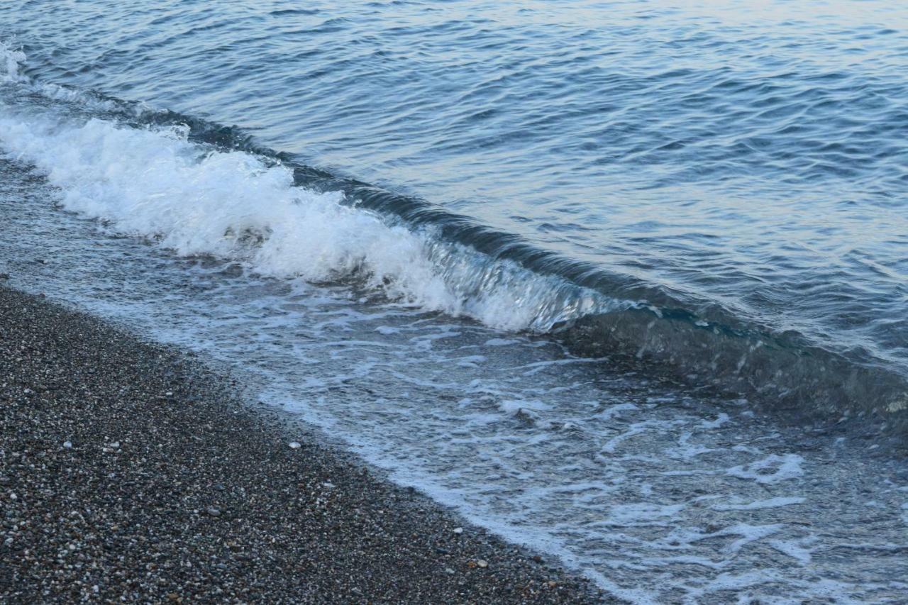 Appartamento I Puritani On The Beach جيارديني ناكسوس المظهر الخارجي الصورة